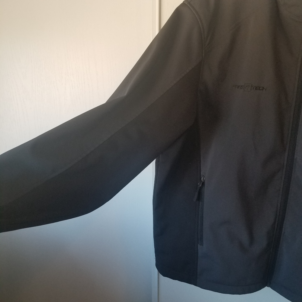 Freetech Men's Softshell Jacket - image 8